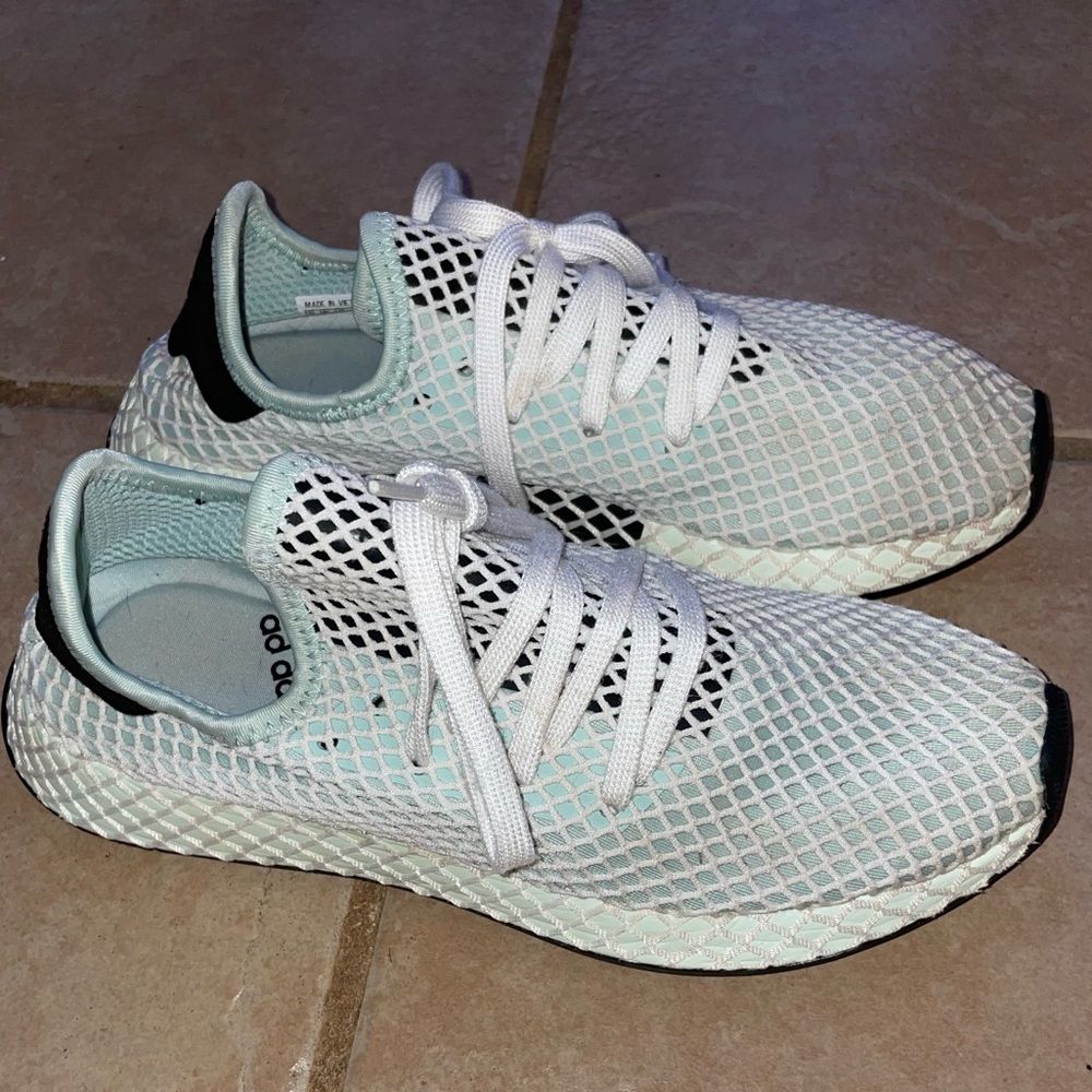 Women’s Adidas Deerupt “Ash Green” Shoes